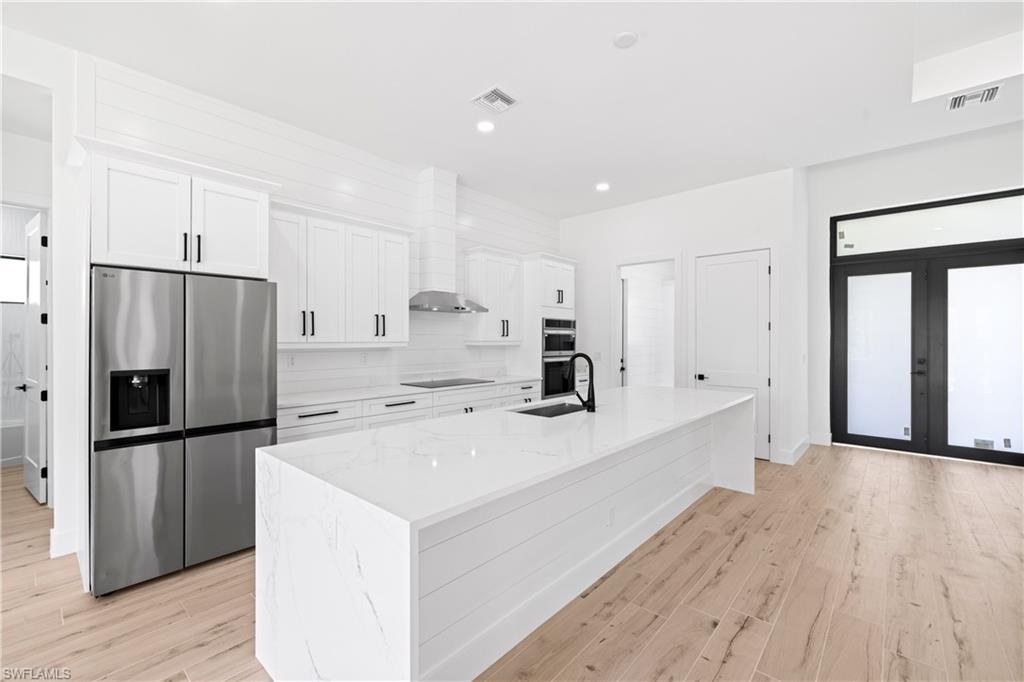 GOLDEN GATE ESTATES - Residential