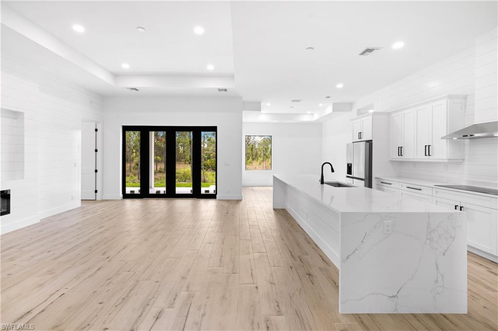 GOLDEN GATE ESTATES - Residential