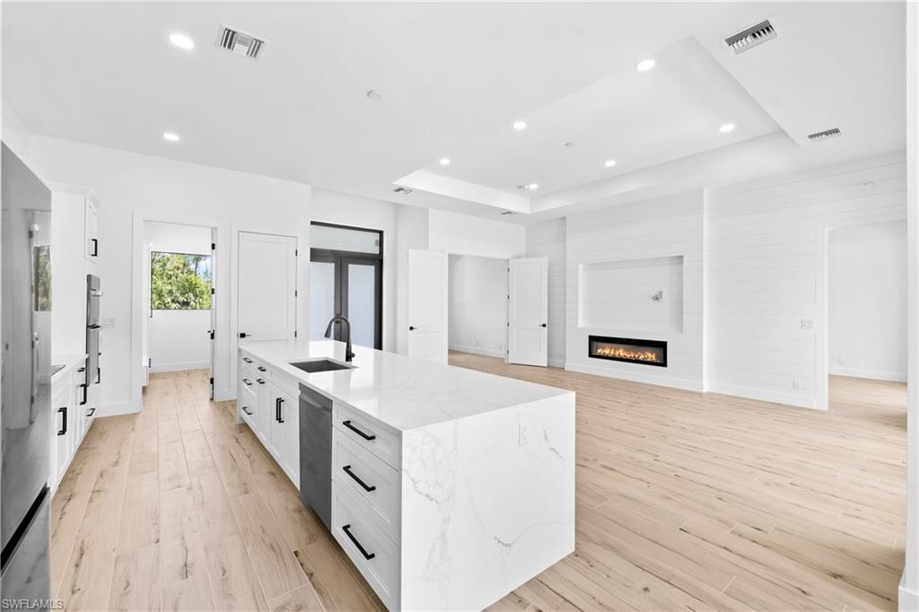 GOLDEN GATE ESTATES - Residential