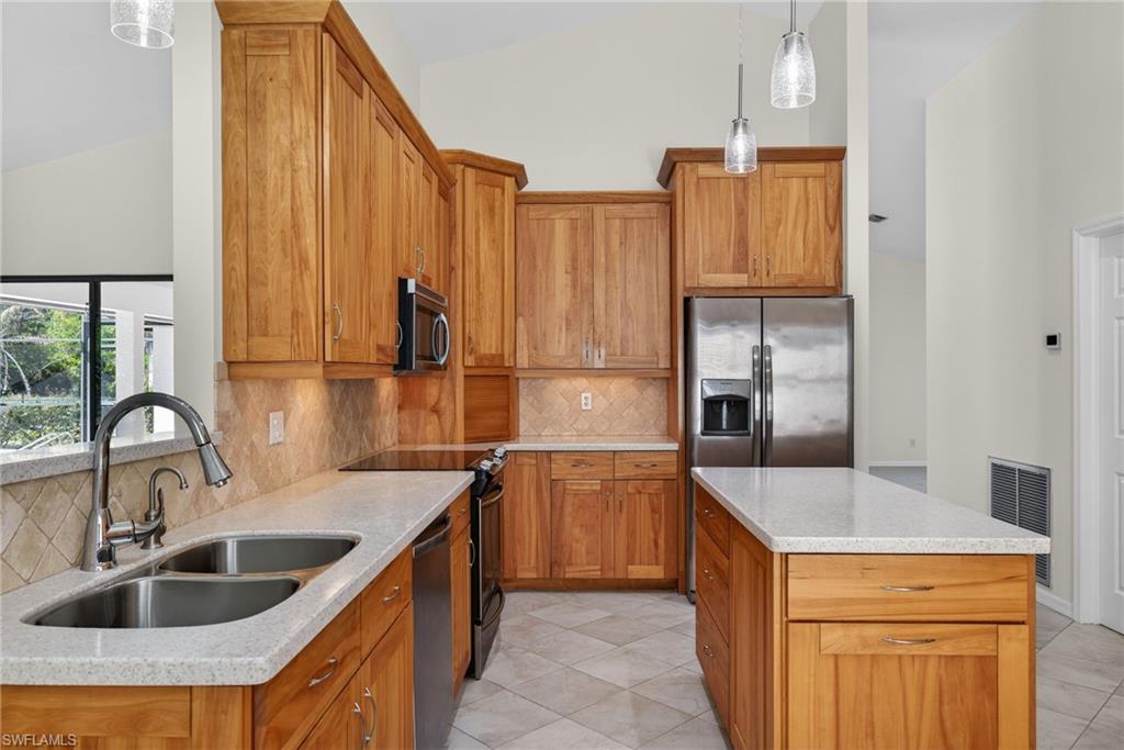 EAGLE RIDGE - Residential