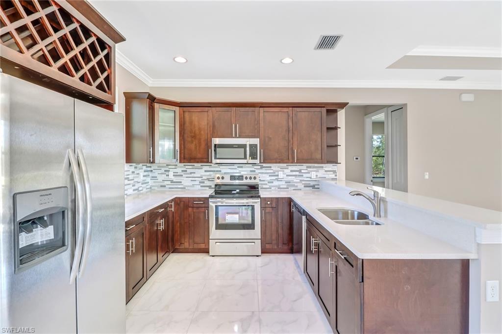 GOLDEN GATE ESTATES - Residential