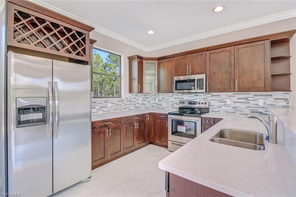 GOLDEN GATE ESTATES - Residential