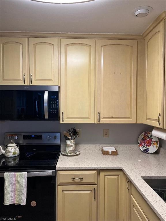 SWAN LAKE CLUB - Residential Lease