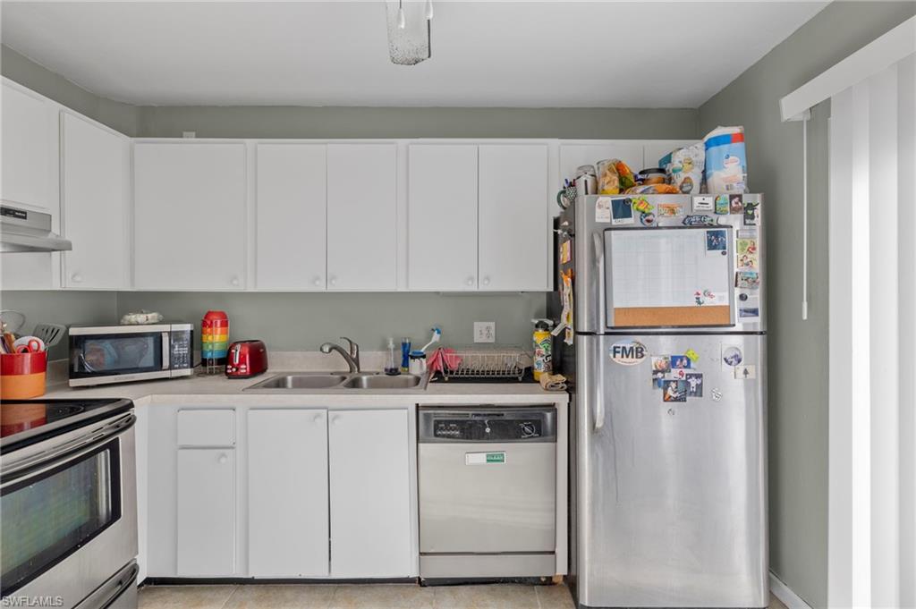 PARKWOODS TOWNHOUSE COMMUNITY - Residential