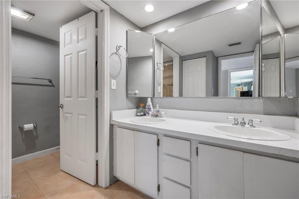 PARKWOODS TOWNHOUSE COMMUNITY - Residential