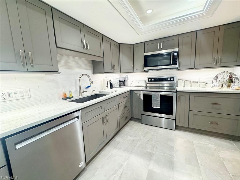 ISLAND WINDS CONDO - Residential