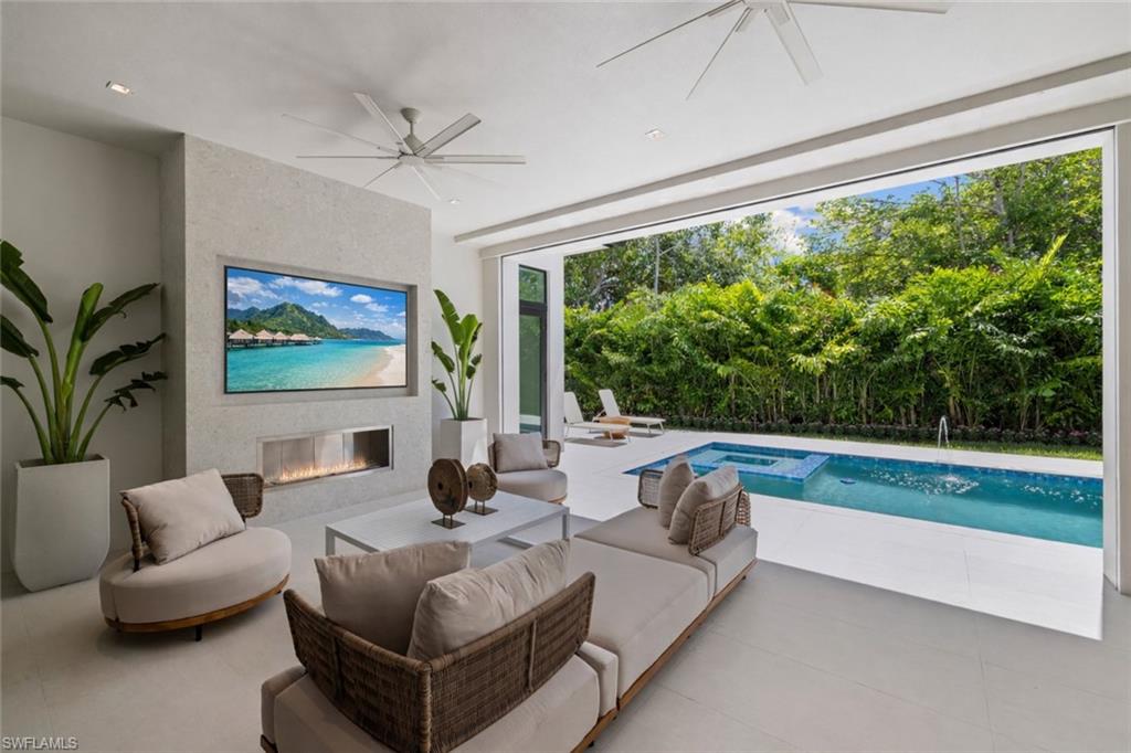 LAKE PARK - Residential