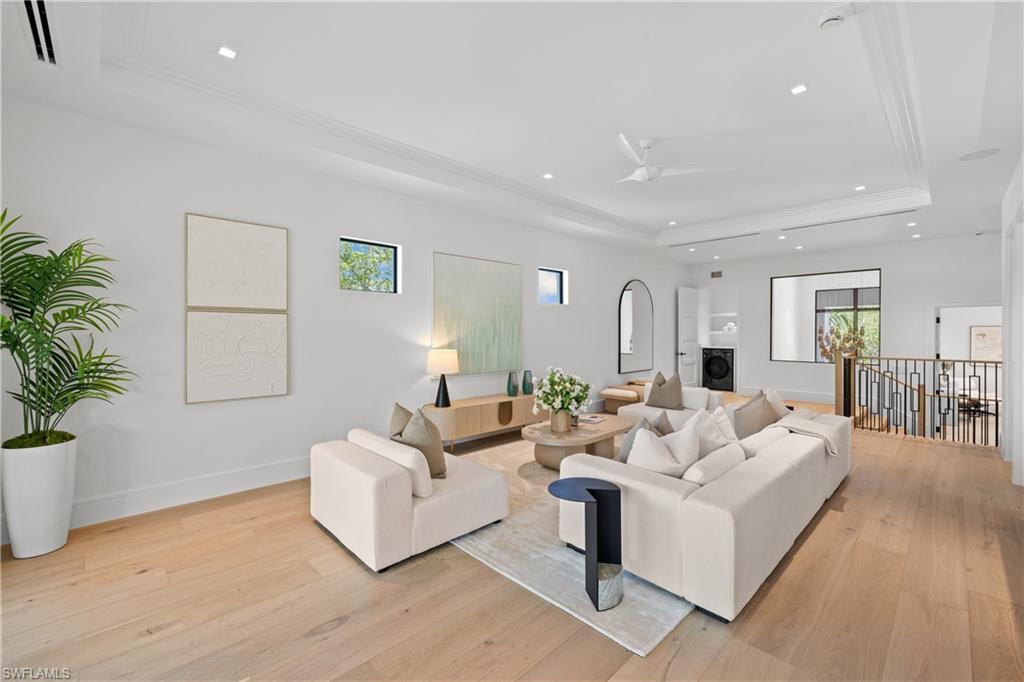 LAKE PARK - Residential