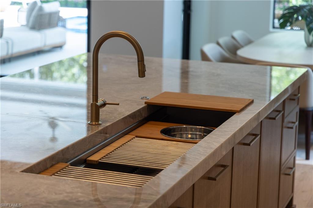 LAKE PARK - Residential