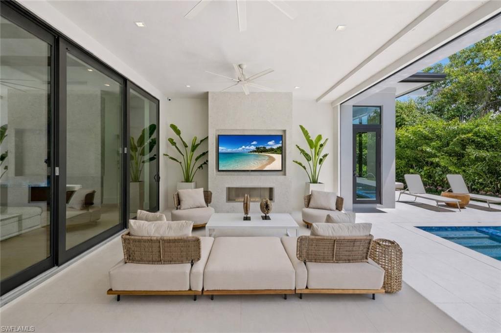 LAKE PARK - Residential