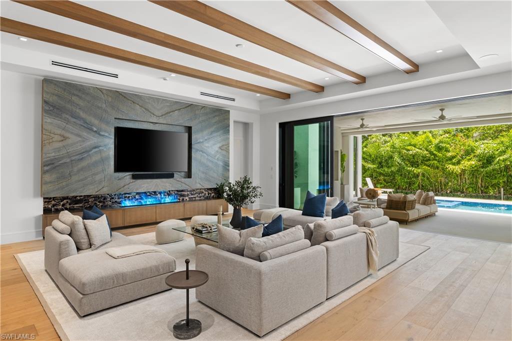 LAKE PARK - Residential