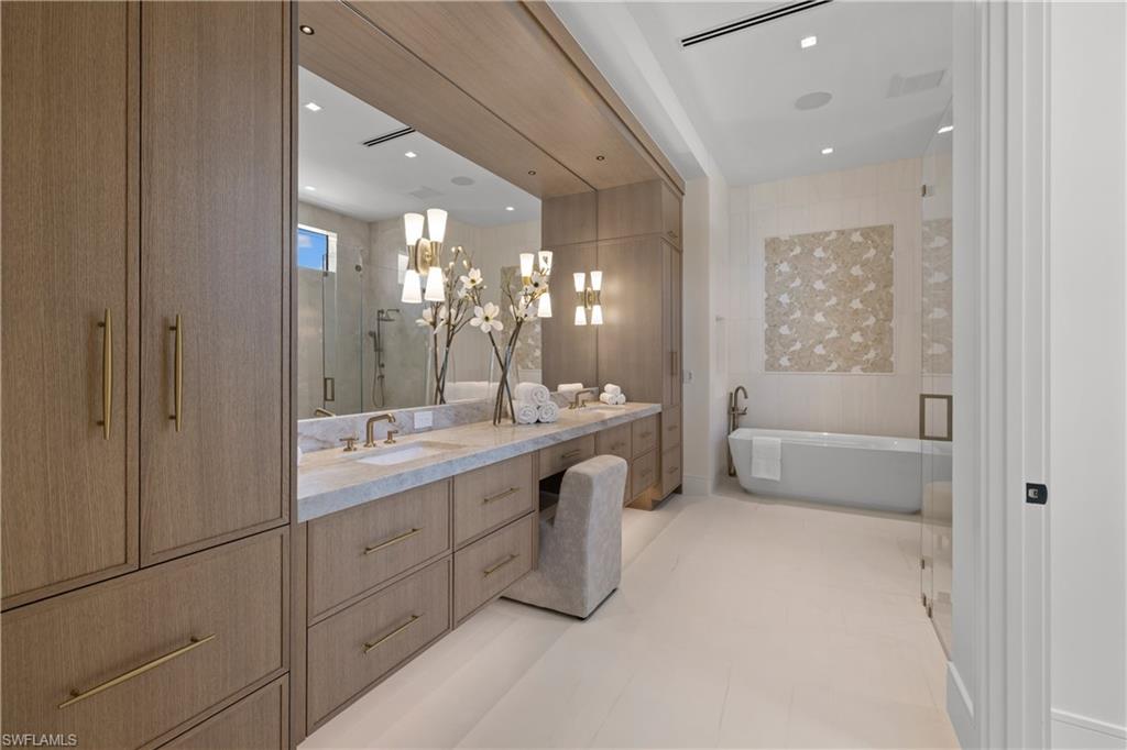 LAKE PARK - Residential