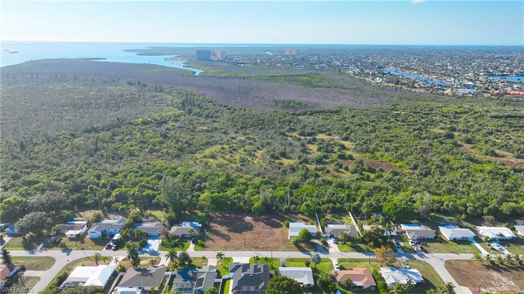 CAPE CORAL - Land