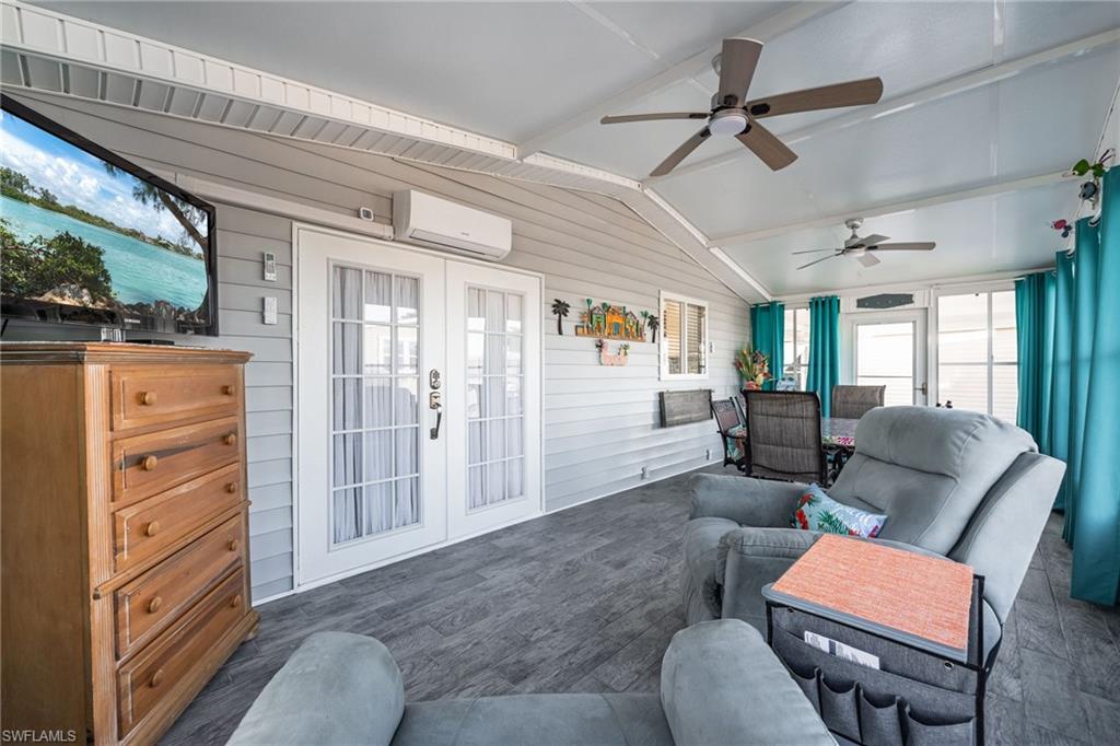 SIX LAKES COUNTRY CLUB - Residential