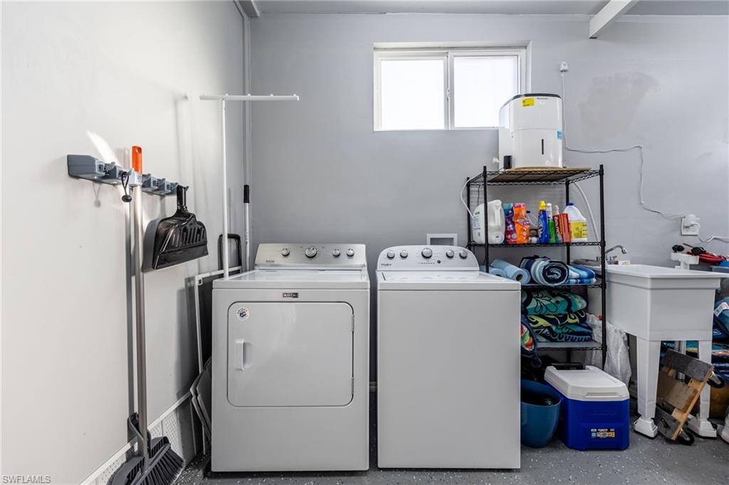 SIX LAKES COUNTRY CLUB - Residential