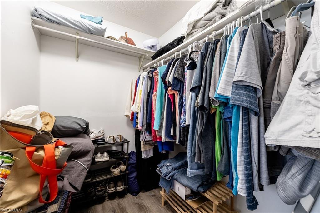 SIX LAKES COUNTRY CLUB - Residential