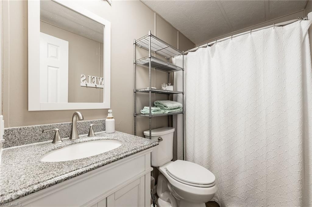 SIX LAKES COUNTRY CLUB - Residential