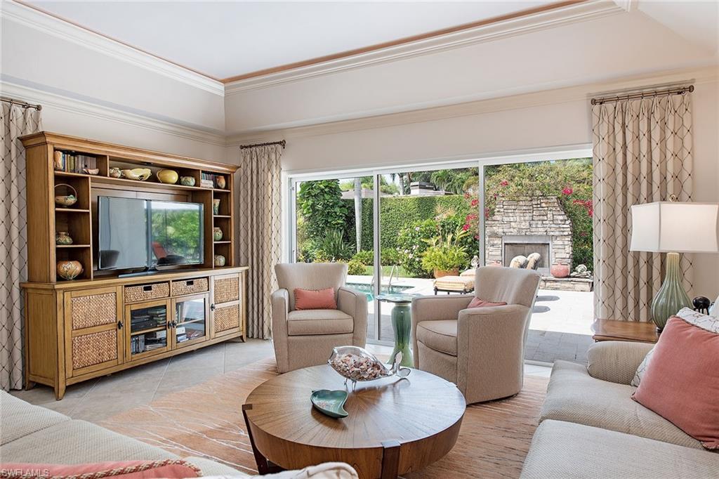 PELICAN BAY WOODS - Residential