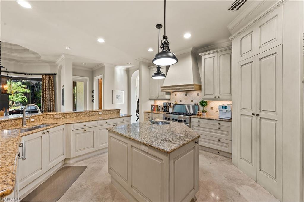 BAY WOODS - Residential