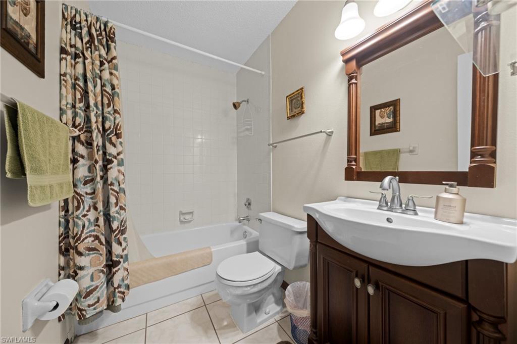 FOXMOOR CONDO II - Residential
