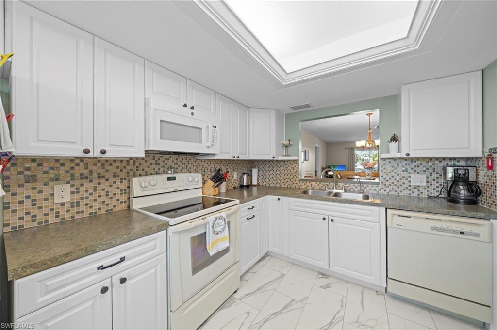 FOXMOOR CONDO II - Residential