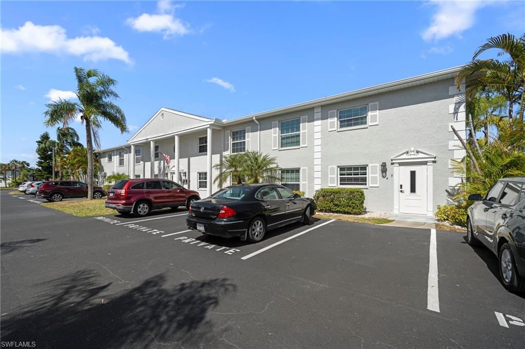 FOXMOOR CONDO II - Residential