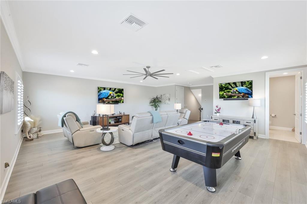 ESPLANADE LAKE CLUB - Residential