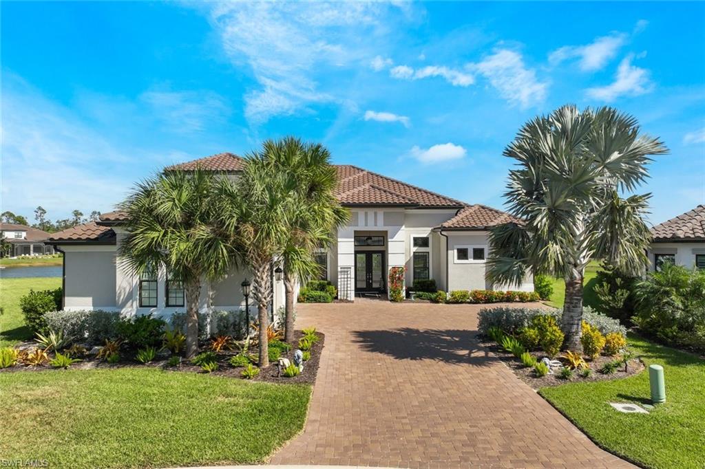 ESPLANADE LAKE CLUB - Residential