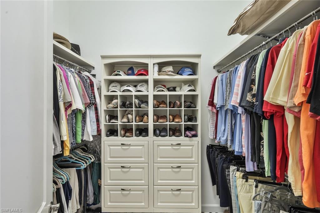 ESPLANADE LAKE CLUB - Residential