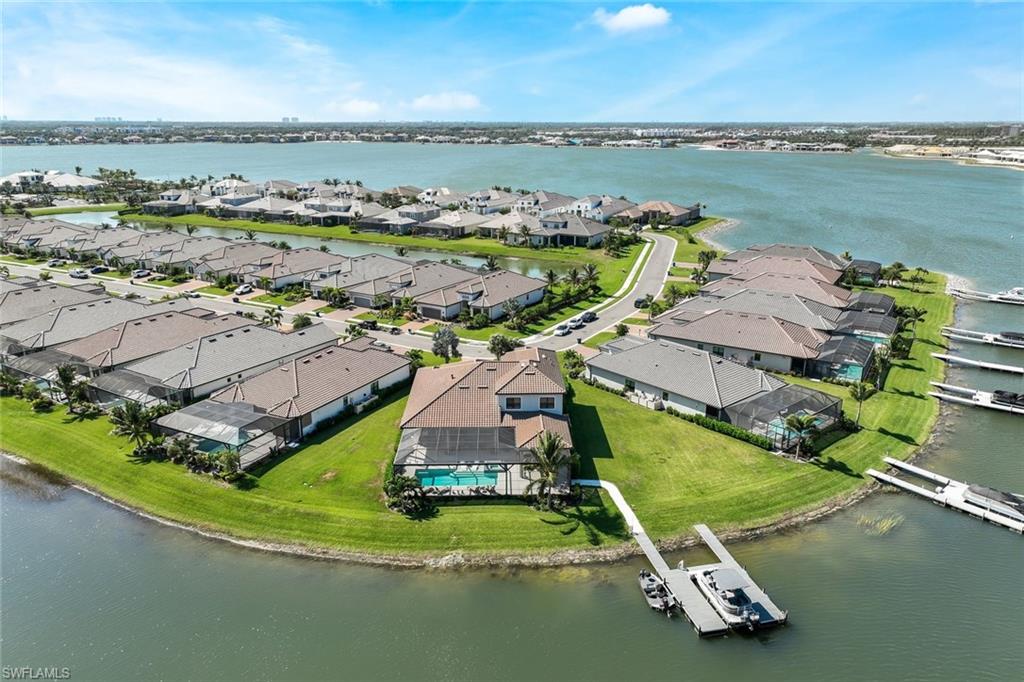 ESPLANADE LAKE CLUB - Residential