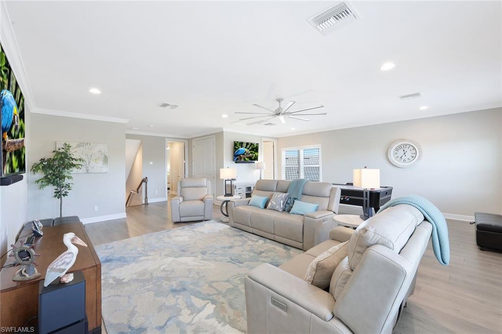 ESPLANADE LAKE CLUB - Residential