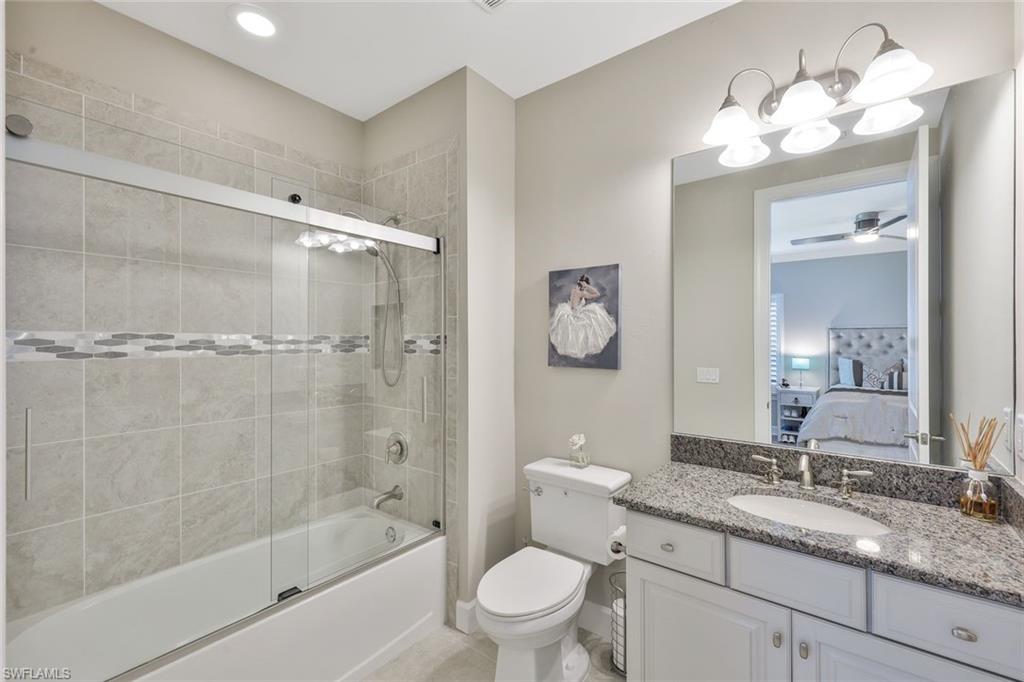 ESPLANADE LAKE CLUB - Residential