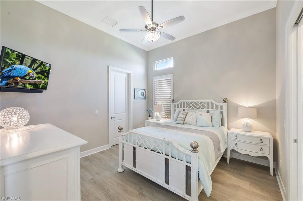 ESPLANADE LAKE CLUB - Residential