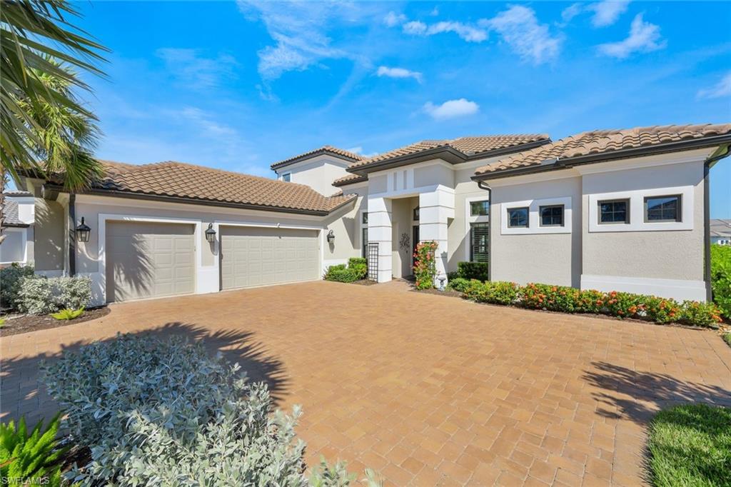 ESPLANADE LAKE CLUB - Residential