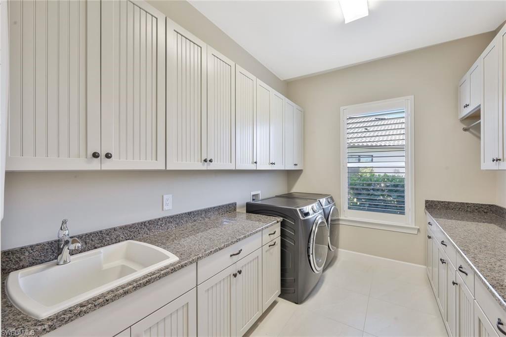 ESPLANADE LAKE CLUB - Residential