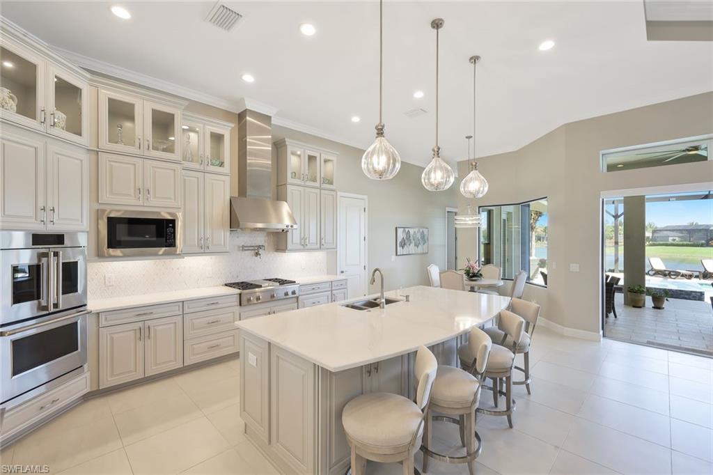 ESPLANADE LAKE CLUB - Residential