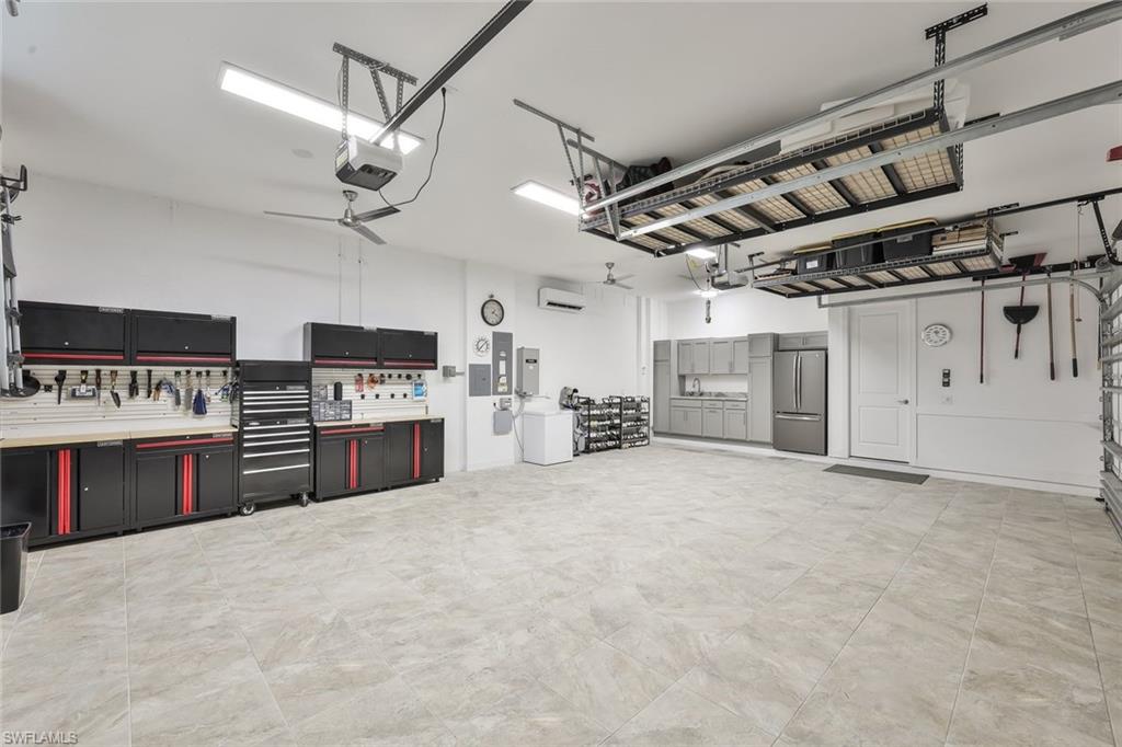 ESPLANADE LAKE CLUB - Residential