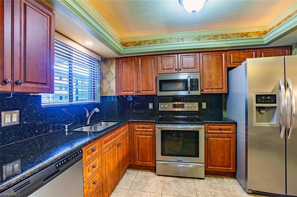 CENTRE COURT CONDO - Residential