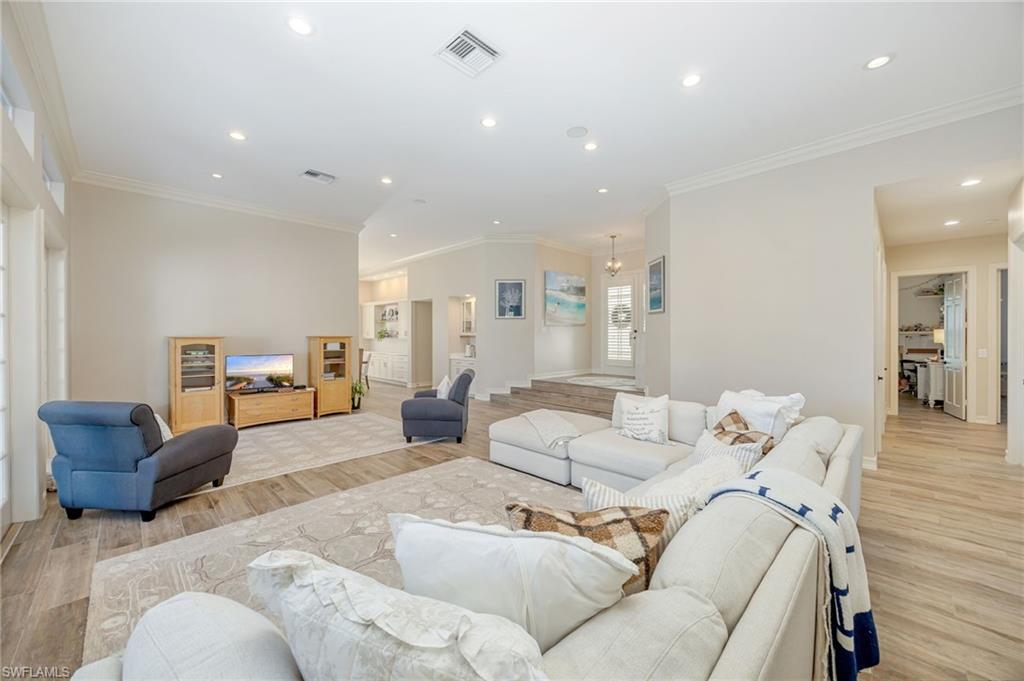 8137 Ronda CT