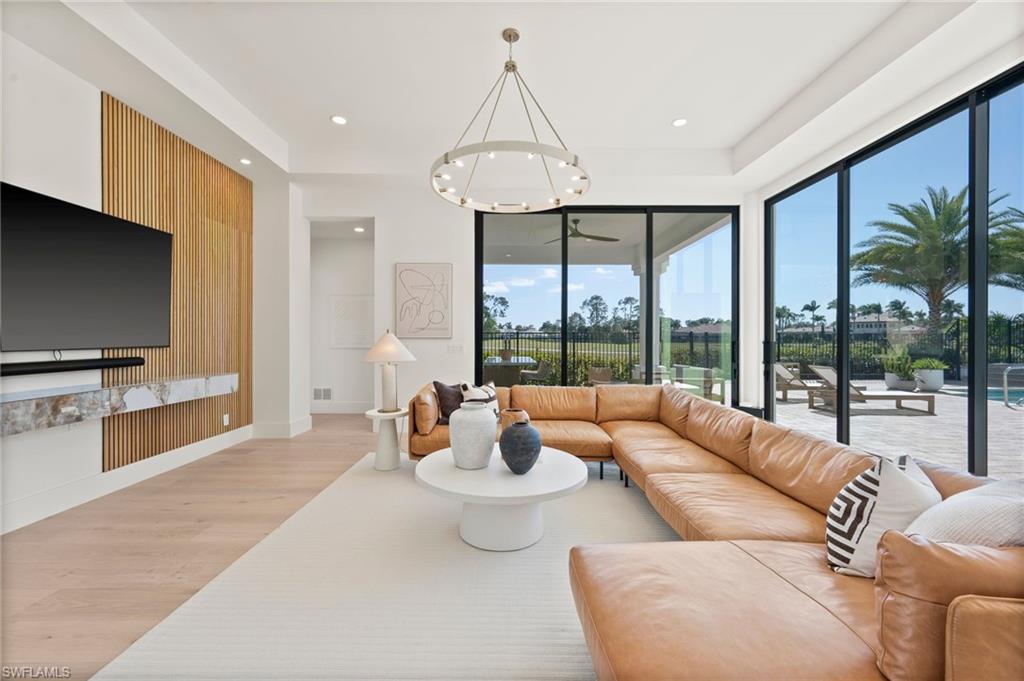 QUAIL WEST - Residential