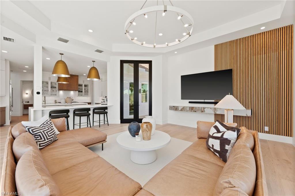 QUAIL WEST - Residential