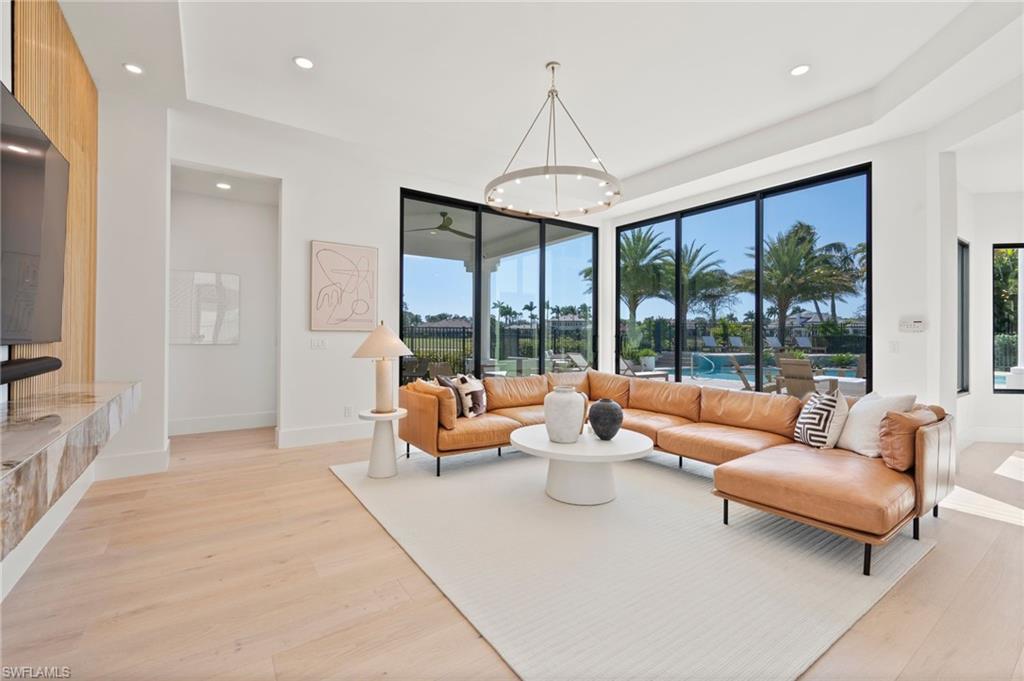 QUAIL WEST - Residential