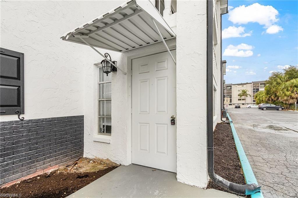 WINDSOR WEST - Residential