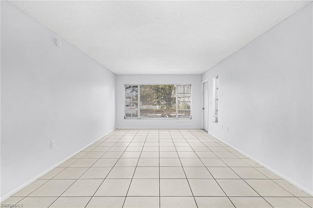 WINDSOR WEST - Residential