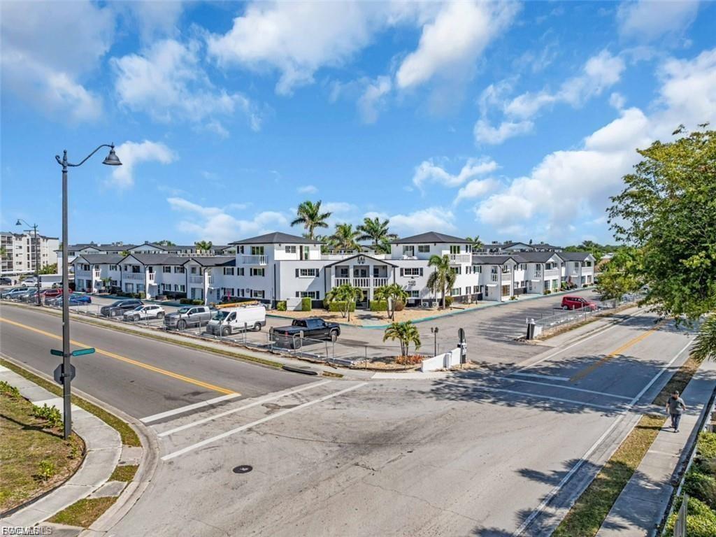 WINDSOR WEST - Residential