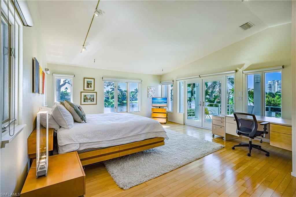 PARK SHORE - Residential