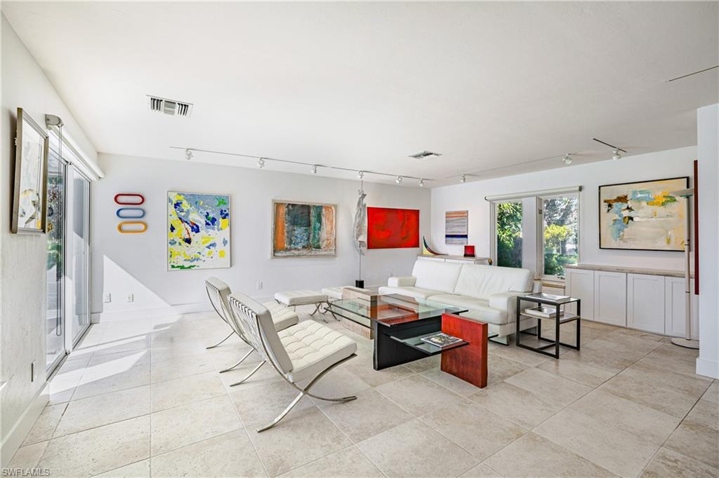 PARK SHORE - Residential