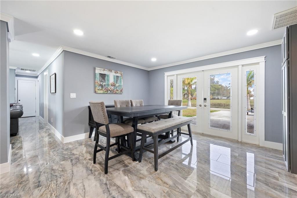 RIVER FOREST ISLAND - Residential