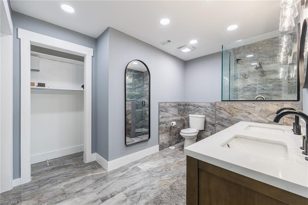 RIVER FOREST ISLAND - Residential