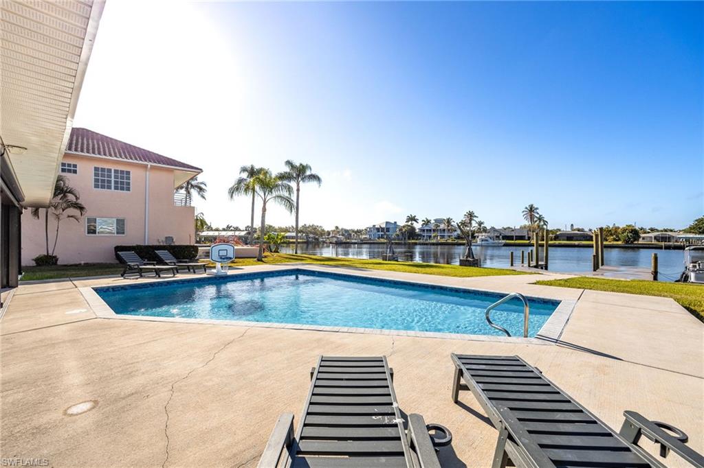 RIVER FOREST ISLAND - Residential